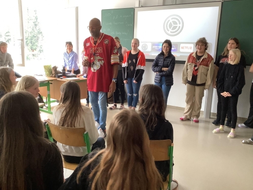 Englisch-Projekt der 3. Klassen mit Harry Bell